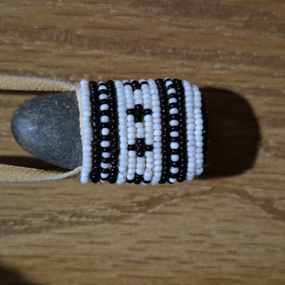 Native American Unique Beaded Pendant With Stone Good Medicine - Picture 1 of 12